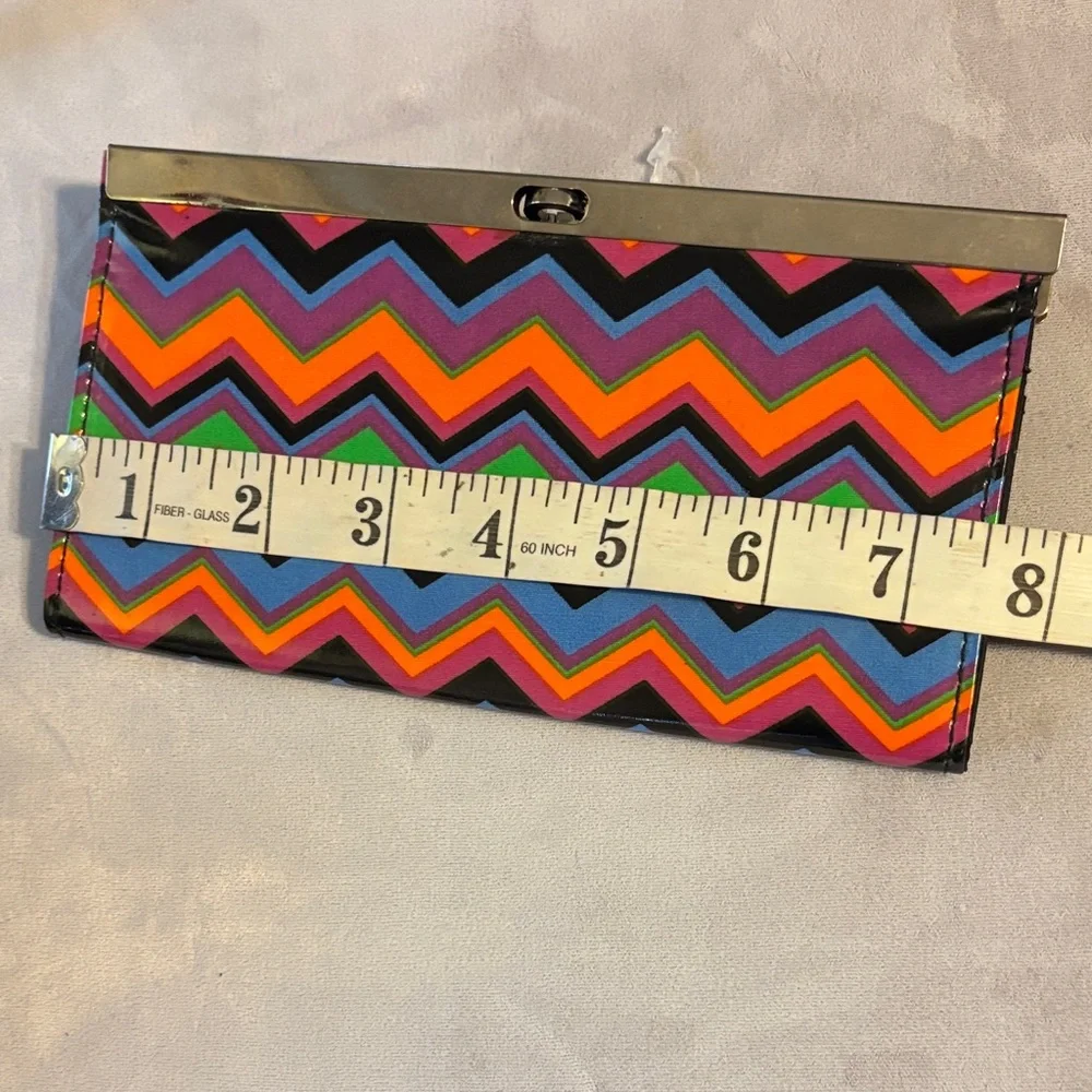Multicolor Chevron Pattern Wallet - Picture 6 of 7